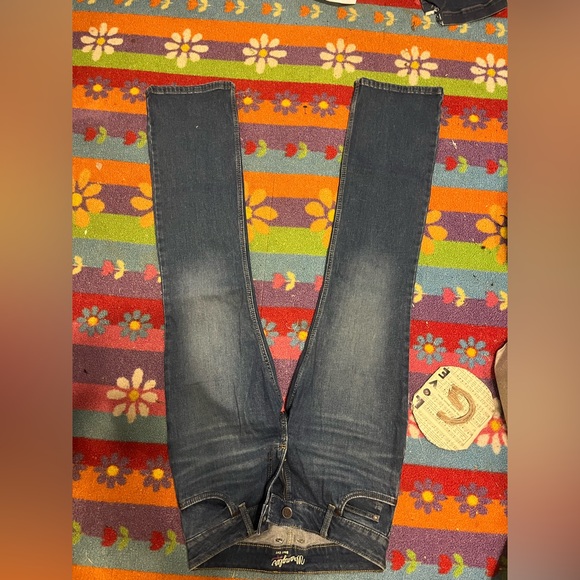 Wranglers - Picture 3 of 4